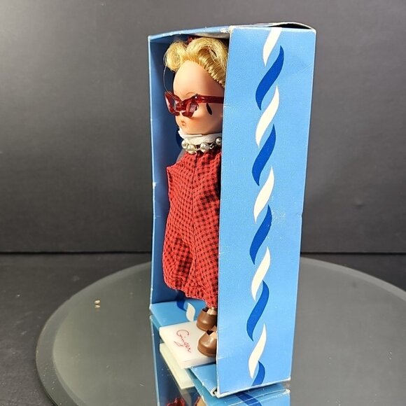 Vintage Cosmopolitan Ginger Doll All Original 7" with Original Box & Stand! - Picture 7 of 16